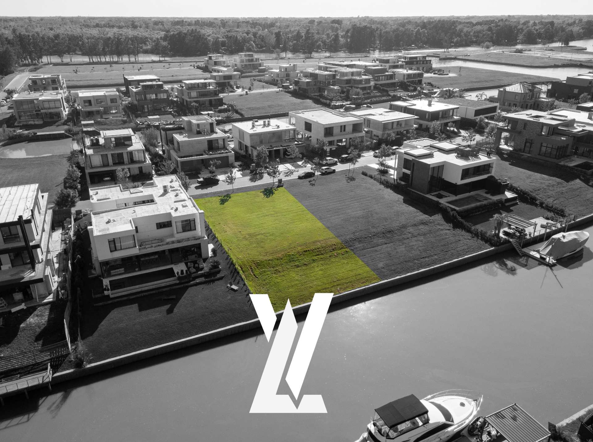 Fotografía inmobiliaria de Terreno Yacht Club en Nordelta, Tigre — foto 4 por SkyView