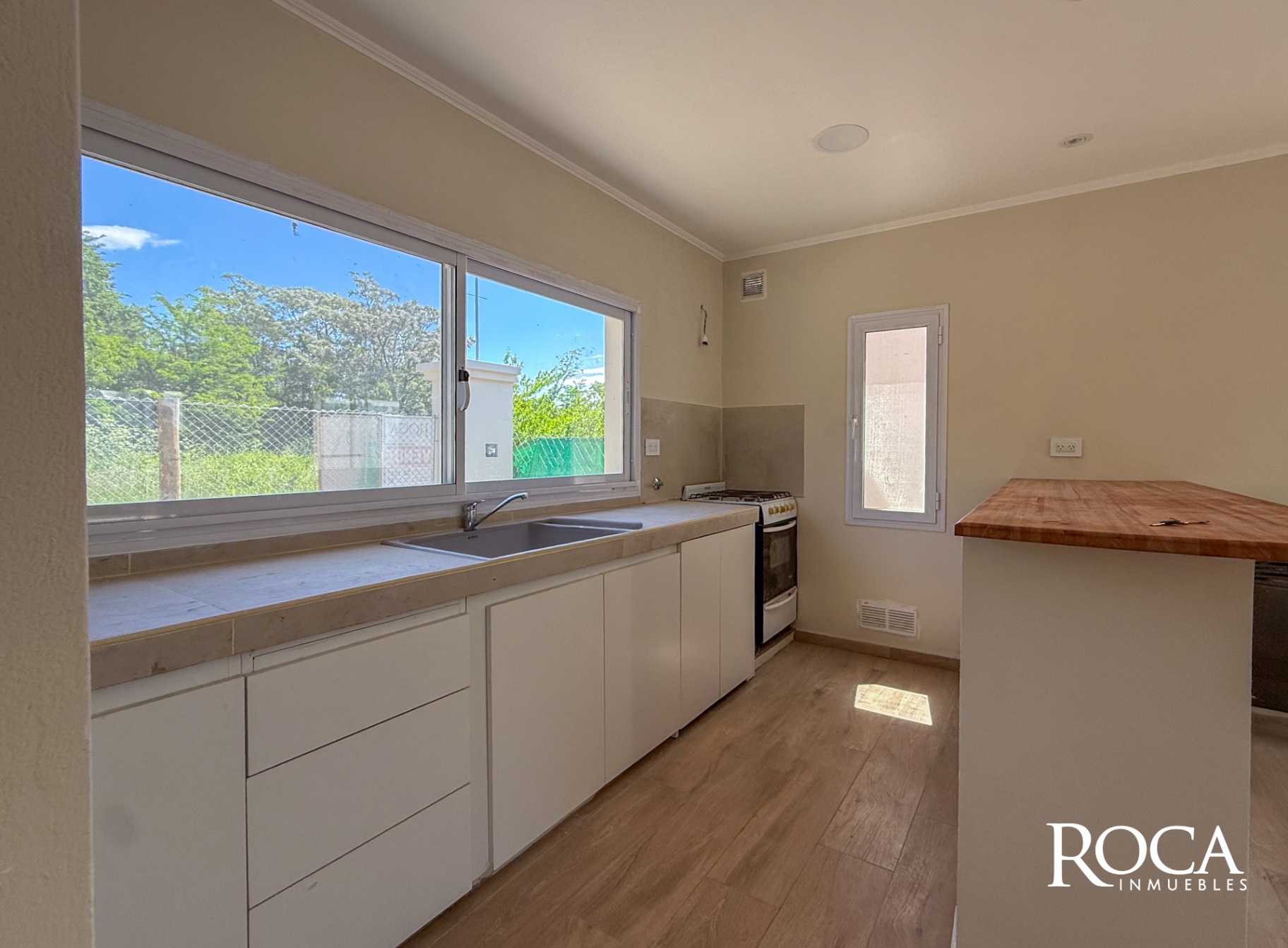 Fotografía inmobiliaria de Casa Los Robles en Lobos, Buenos Aires — foto 8 por SkyView